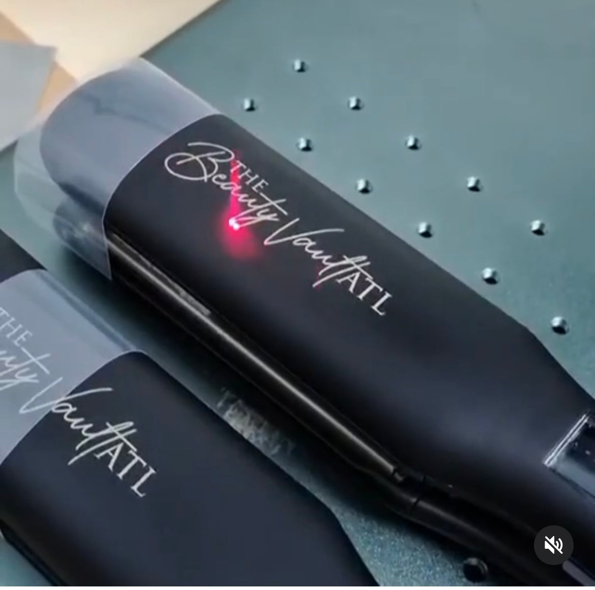 the beauty vault seamless flat iron